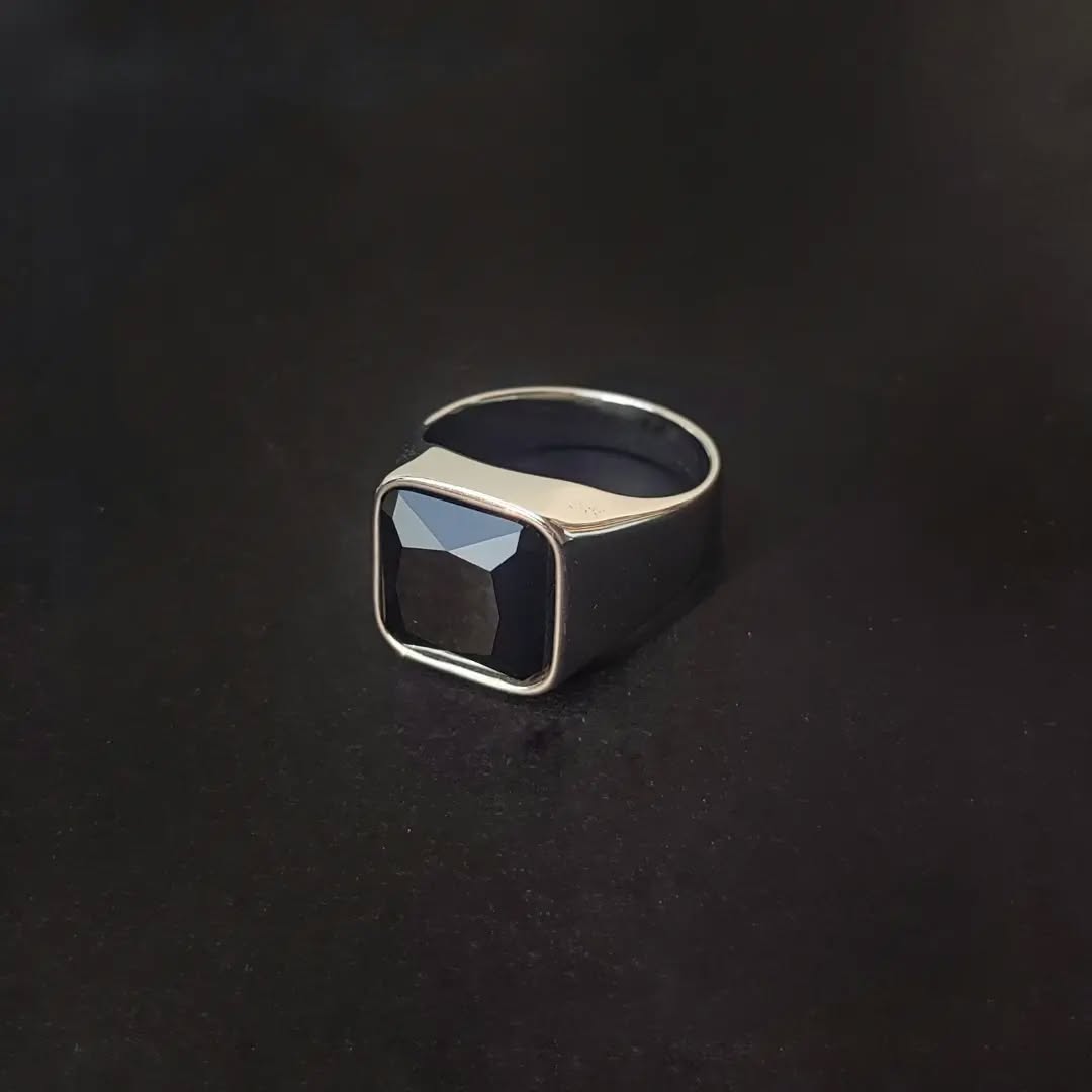 Black Diamond Ring – Bold Meets Elegance